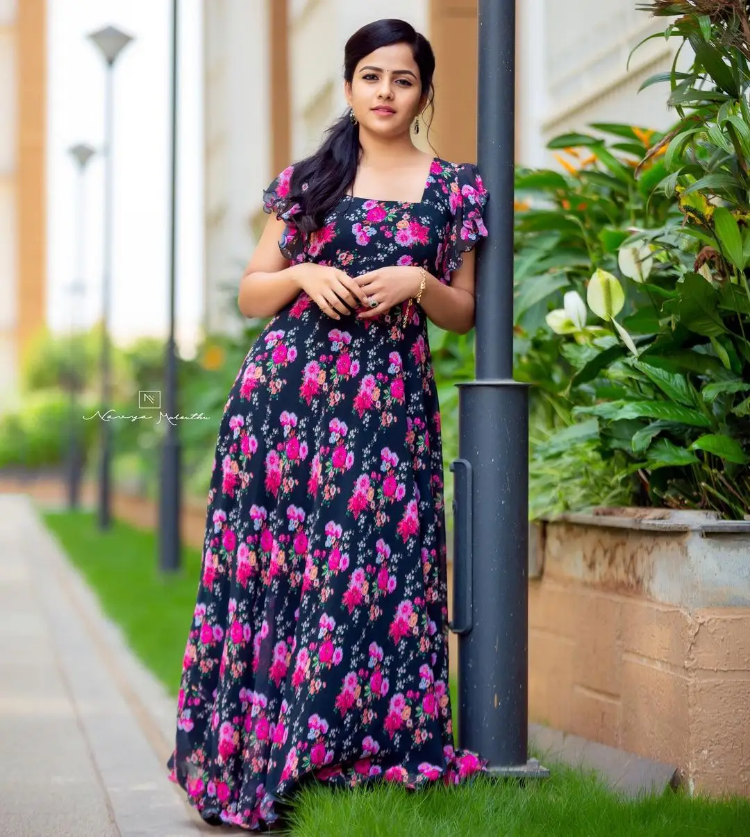 vaishnavi chaitanya wearing blue gown